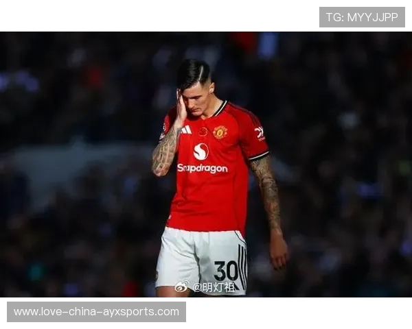 贝尔赛后情绪失控，队内气氛引发关注